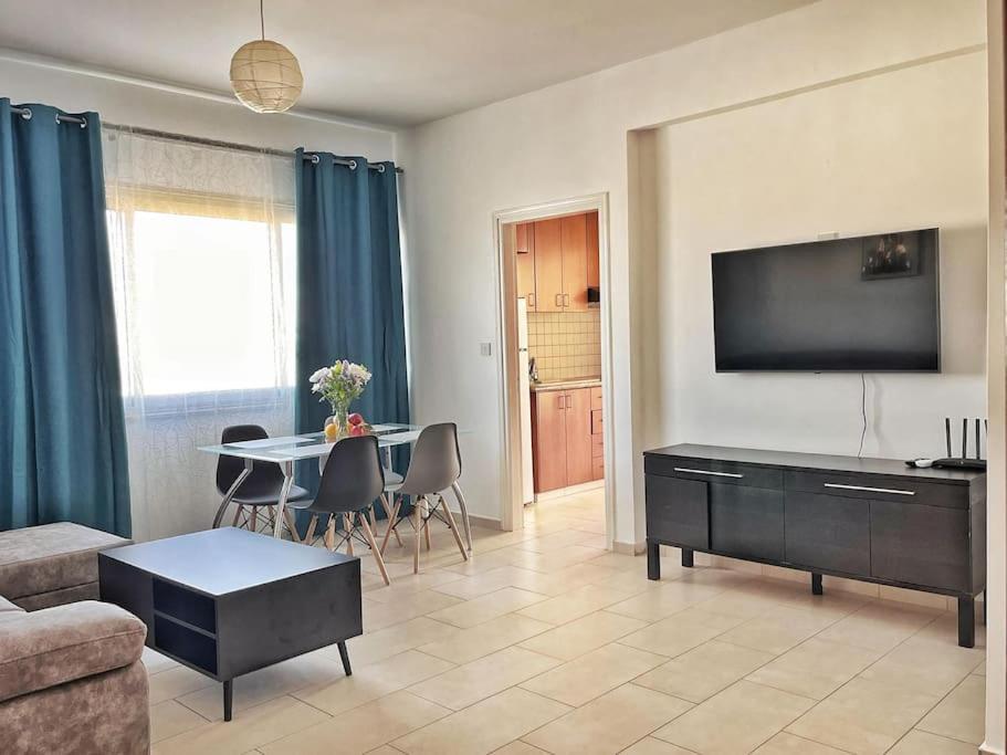 Teo Apartment Paphos Exterior foto